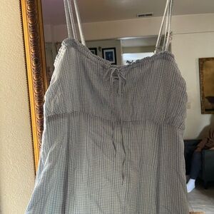 Summer dress, adjustable straps used twice good condition.